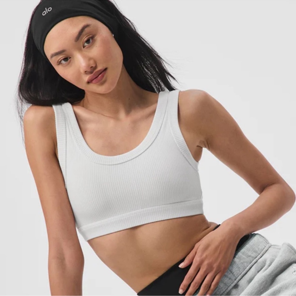 ALO Yoga Wellness Sports Bra Size XS